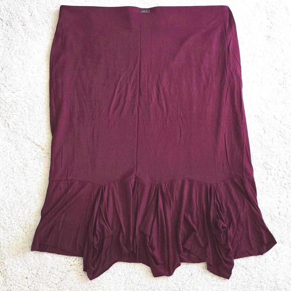 JoFit Women's Size L Burgundy Skirt Ruffle Hem Knee Length‎ Casual Stretch Knit